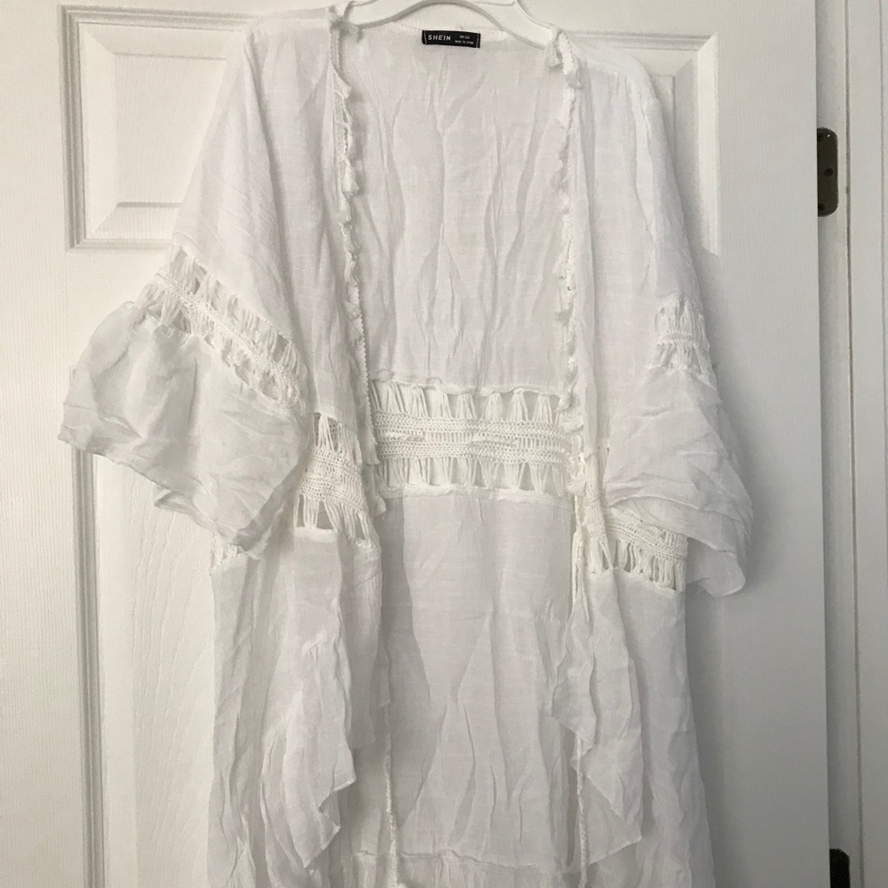 White beach kimono